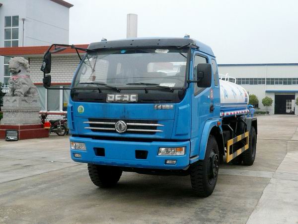 【雞西市 鶴崗市】哪里有賣噴灑車的廠家 煤場(chǎng)專用消防灑水兩用車