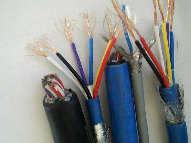 計(jì)算機(jī)電纜計(jì)算機(jī)通信電纜