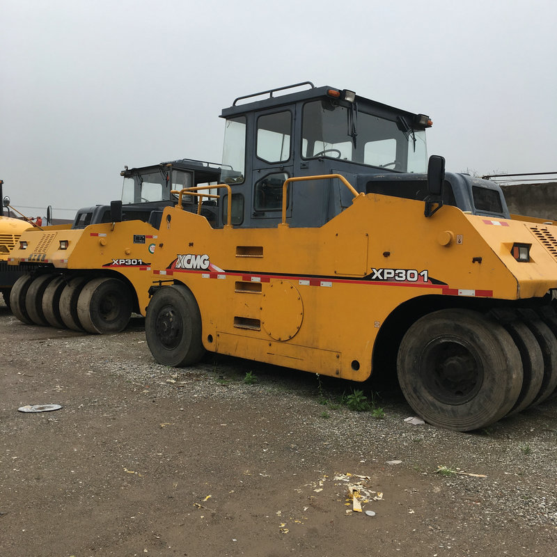 二手壓路機(jī)個(gè)人出售二手18噸壓路機(jī)