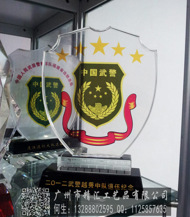 玉溪老兵聚會(huì)紀(jì)念品廠家，玉溪戰(zhàn)友聯(lián)誼會(huì)水晶禮品制作