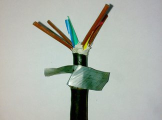 礦井用通訊線(xiàn)MHYBV-7-110米接頭和電纜一共多少錢(qián)