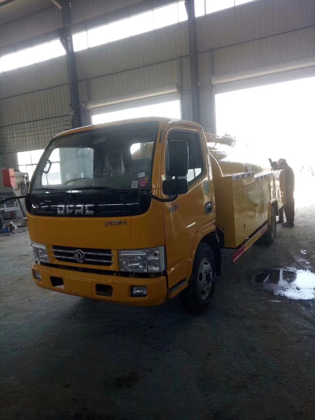 東風(fēng)吸污車價格