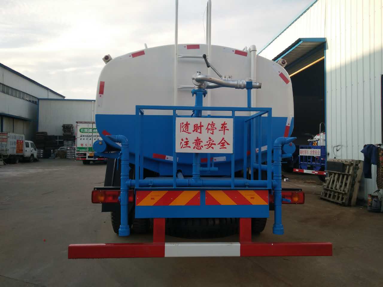 |L(fng)145153D9ˮ܇(ch)S(chng)҃(yu)ֱN(xio)