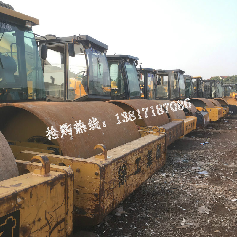 哈爾濱二手壓路機(jī)出售、供應(yīng)二手徐工26噸輪胎壓路機(jī)