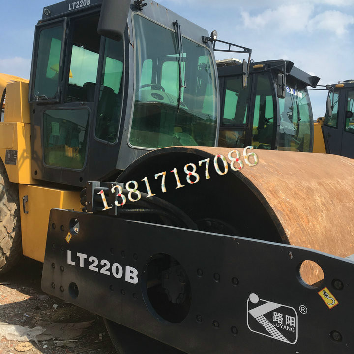 福州二手壓路機(jī)出售、供應(yīng)二手徐工26噸輪胎壓路機(jī)