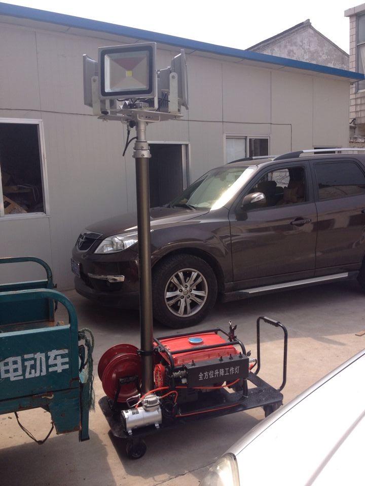 LED移動(dòng)照明車  遙控升降