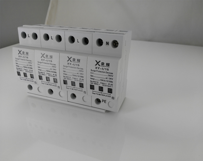 一級(jí)三相電涌保護(hù)器（簡(jiǎn)稱SPD）(又稱防雷器、避雷器、浪涌保護(hù)器、過(guò)壓保護(hù)器)