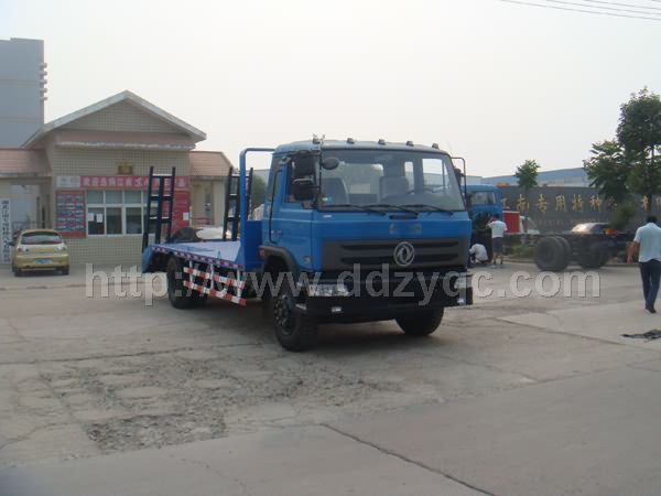 東風(fēng)153挖掘機(jī)平板車 挖機(jī)托板車 挖機(jī)平板拖車 鉤機(jī)平板車 鉤機(jī)托板車