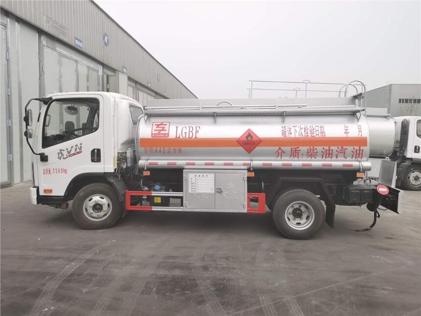 晉中5噸解放運(yùn)油車現(xiàn)車隨提隨走