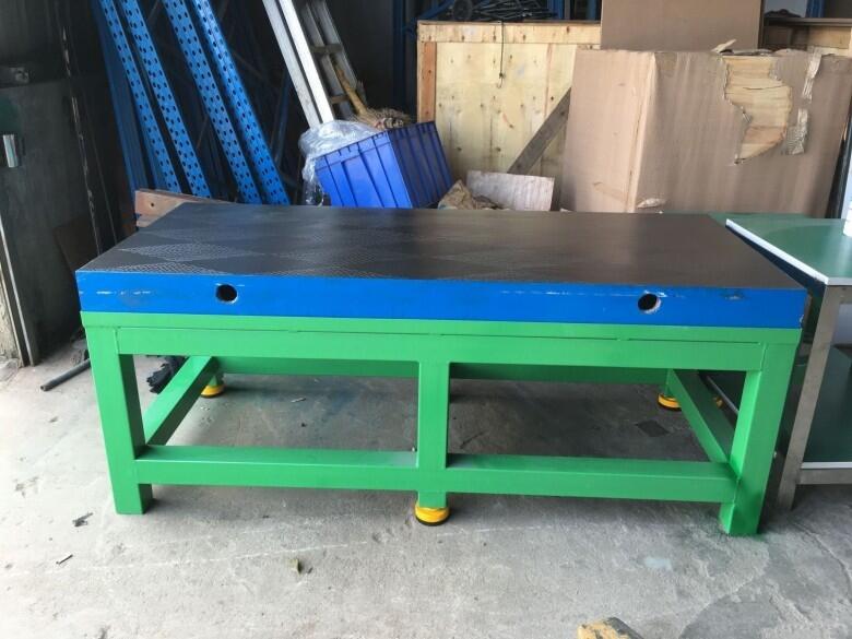 廠家專業(yè)制作模具工作臺 鑄鐵桌面模具工作臺 鋼板模具工作臺 價格優(yōu)惠