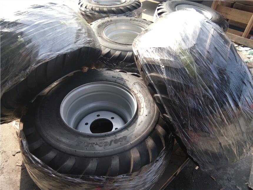 高懸浮草地?fù)彀鼨C480/45R17大人字花紋層級16