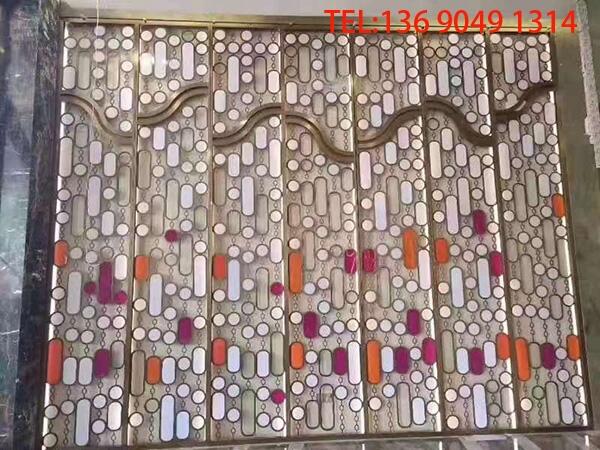 生產(chǎn)家庭客廳不銹鋼屏風(fēng)隔斷設(shè)計中式風(fēng)別墅金屬玄關(guān)隔斷背景墻不銹鋼格柵廠家