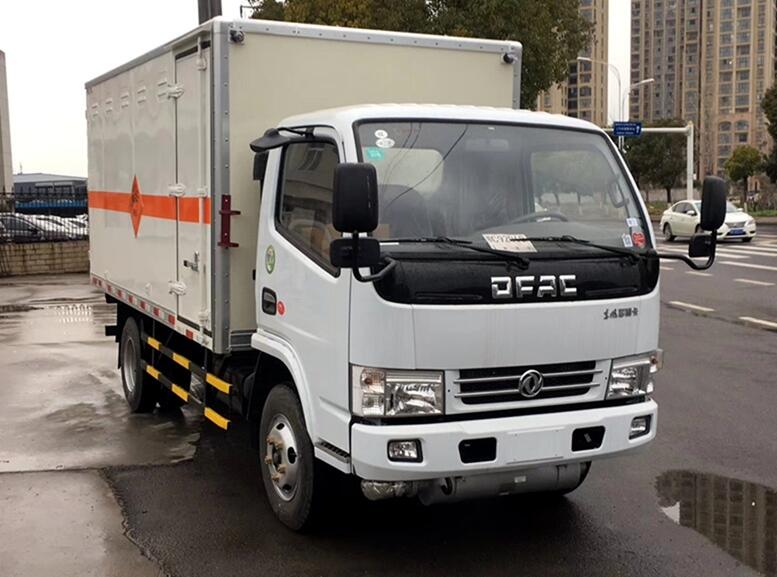 東風(fēng)藍牌危貨車 4米2危貨物品運輸車淡季促銷