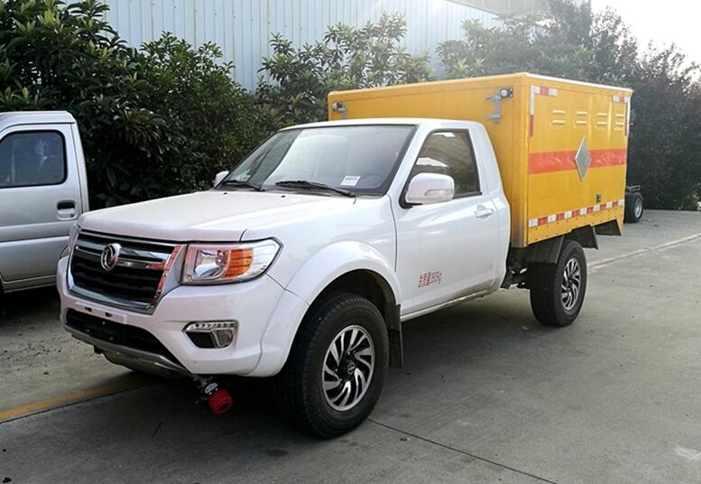 頭版頭條 東風(fēng)炸藥運(yùn)輸車廠家
