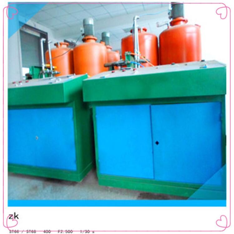 特價聚氨脂發(fā)泡機 低壓物理發(fā)泡設備 聚氨酯噴涂機 富民