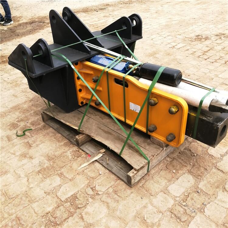 裝載機(jī)改破碎錘多用鏟車價格LE