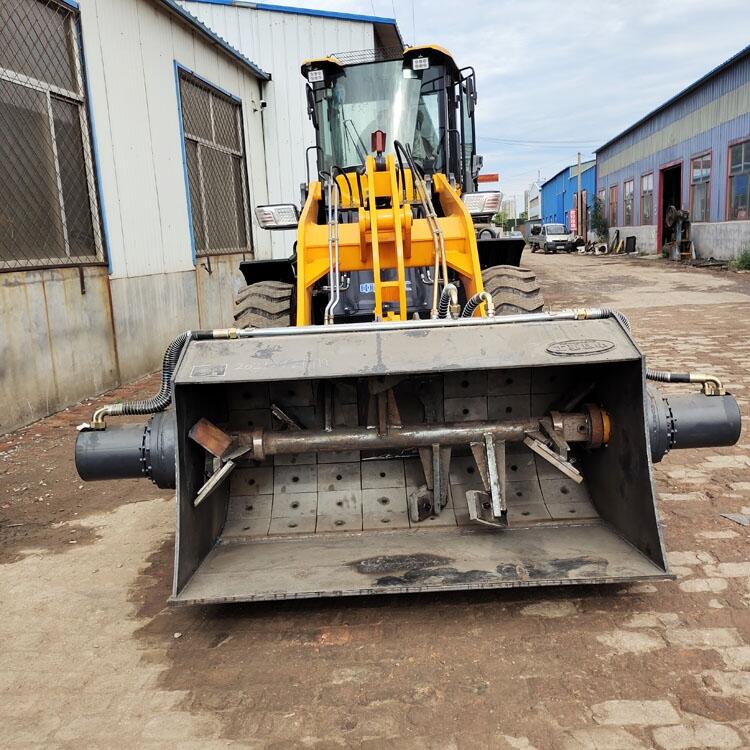 自帶鏟車(chē)混凝土攪拌機(jī)操作視頻 935攪拌裝載機(jī)上門(mén)安裝