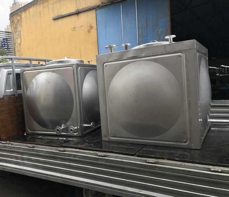 不銹鋼膨脹水箱無(wú)錫加工廠 精一泓揚(yáng)水箱廠平價(jià)銷售