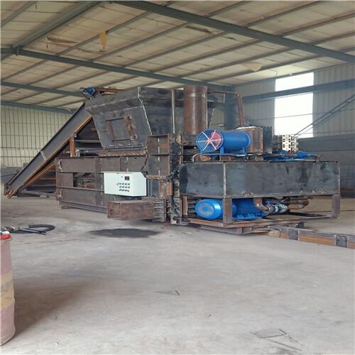 青黃儲秸稈方捆壓塊打包機(jī)  稻殼稻糠方塊打包機(jī)   臥式套袋壓縮打捆機(jī)