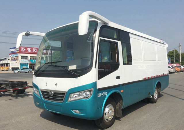 東風廂式運輸車