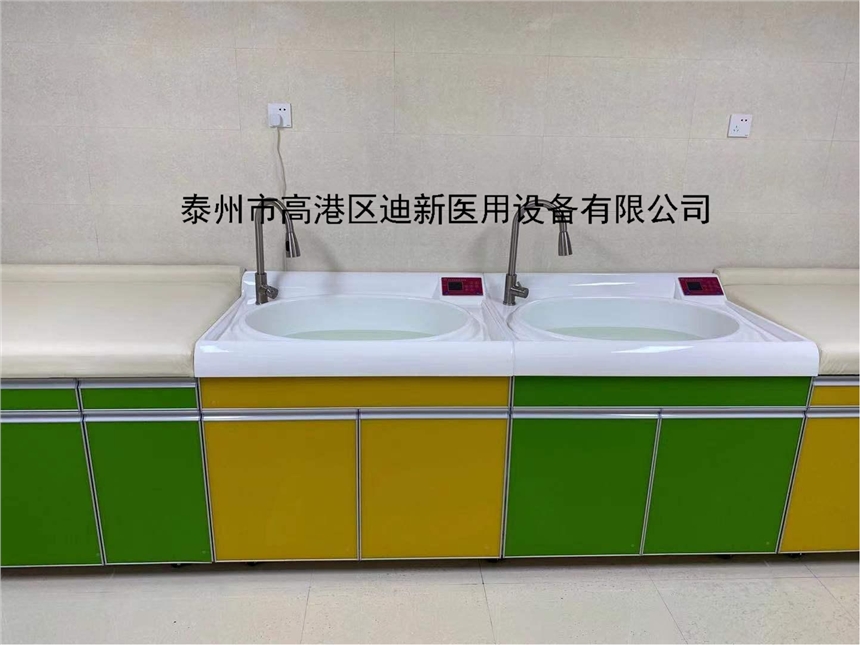 亞克力材質(zhì)嬰幼兒洗禮池嬰幼兒游泳池嬰幼兒護(hù)理平臺(tái)免費(fèi)設(shè)計(jì)整體方案