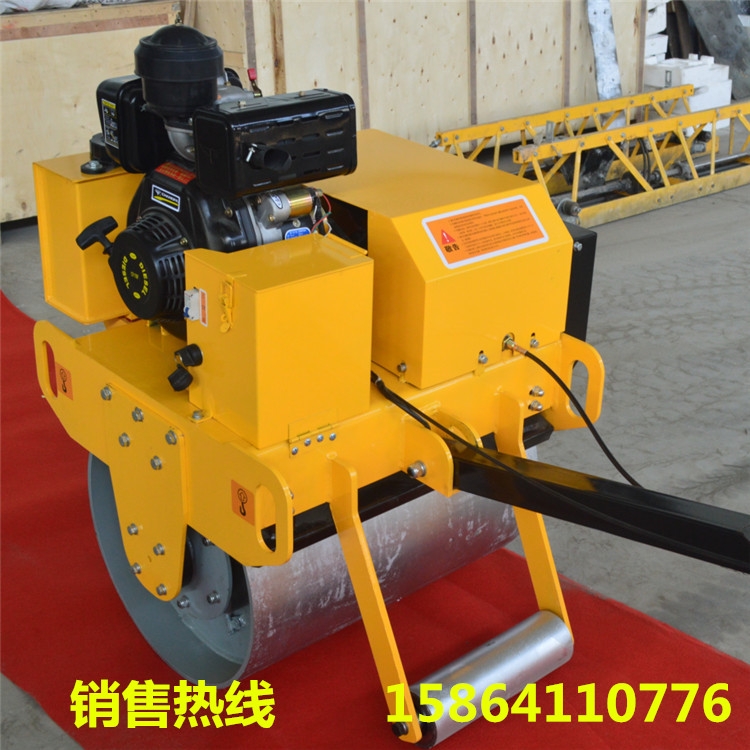 手扶式單輪壓路機(jī)   混凝土基礎(chǔ)壓實(shí)機(jī)   小型振動(dòng)碾