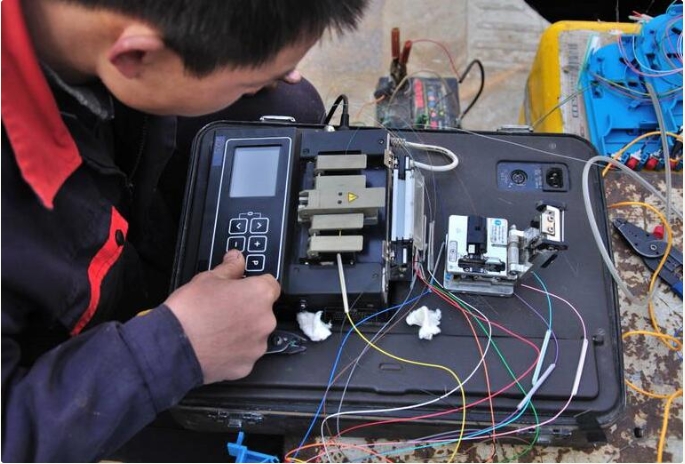 IDC機(jī)房改造機(jī)柜安裝服務(wù)器搬遷工程隊