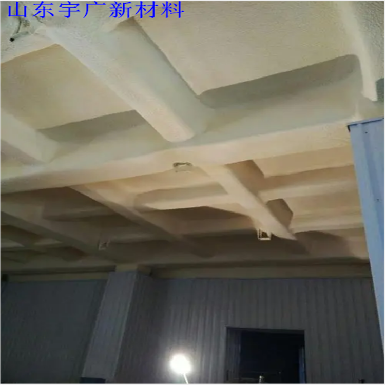 冷庫聚氨酯噴涂 硬質發(fā)泡黑白料 冷鏈保溫施工現(xiàn)場