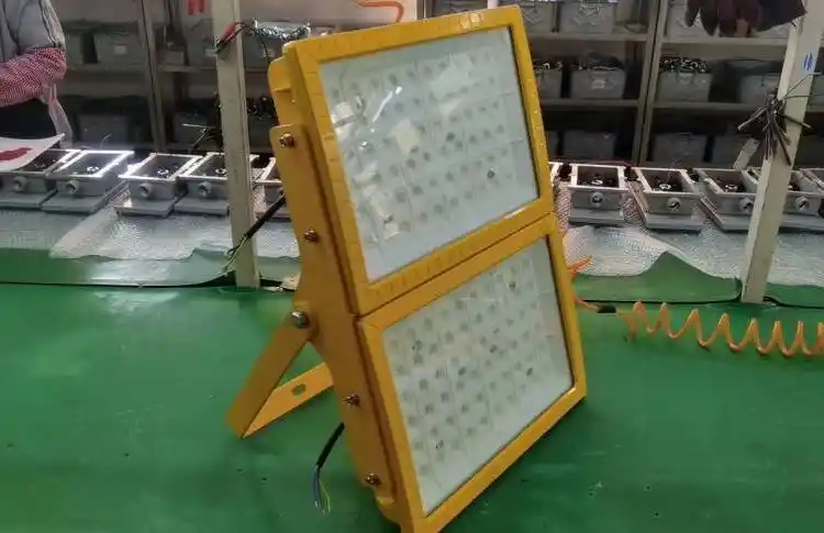 三樂照明防爆LED泛光燈工業(yè)煉鋼車間防爆燈200W250W300W400W500W