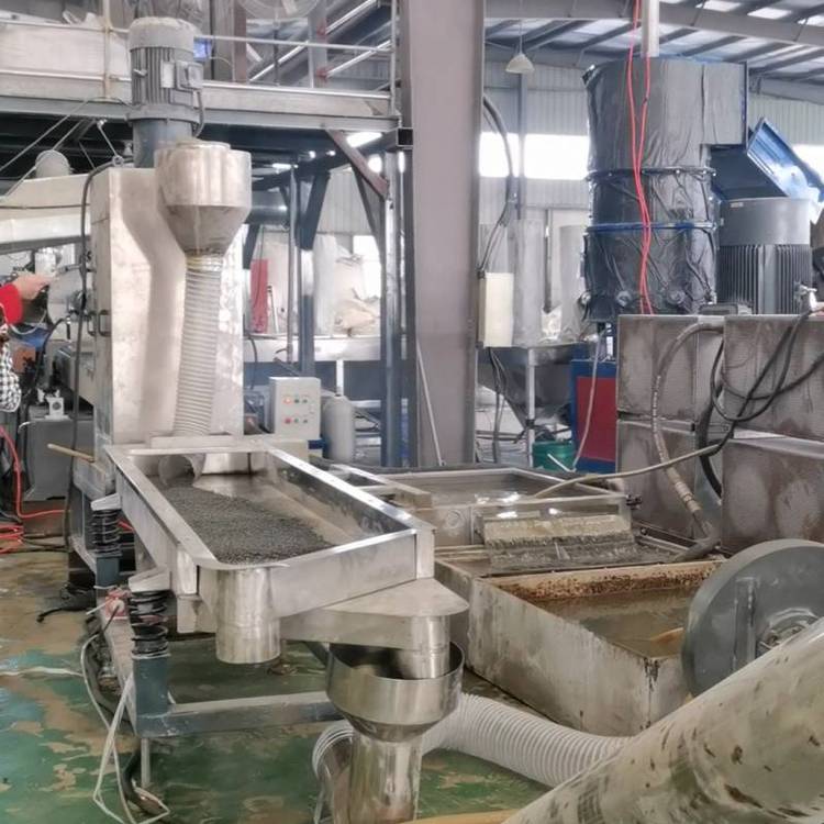 PE塑料造粒擠出機(jī)_PVC塑料造粒機(jī)生產(chǎn)線_玖德隆機(jī)械