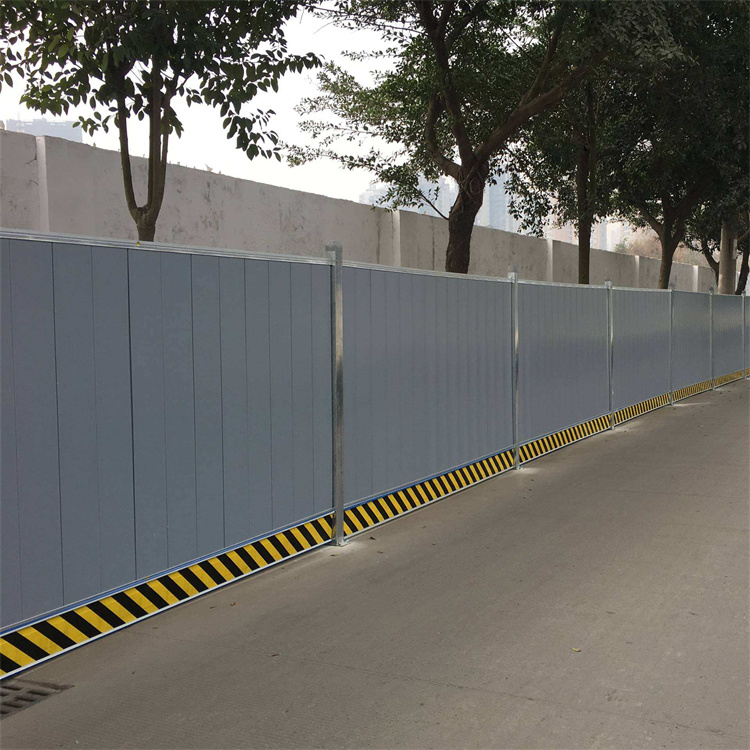 交通圍擋振馳城市道路修復(fù)彩鋼板圍擋規(guī)格多樣