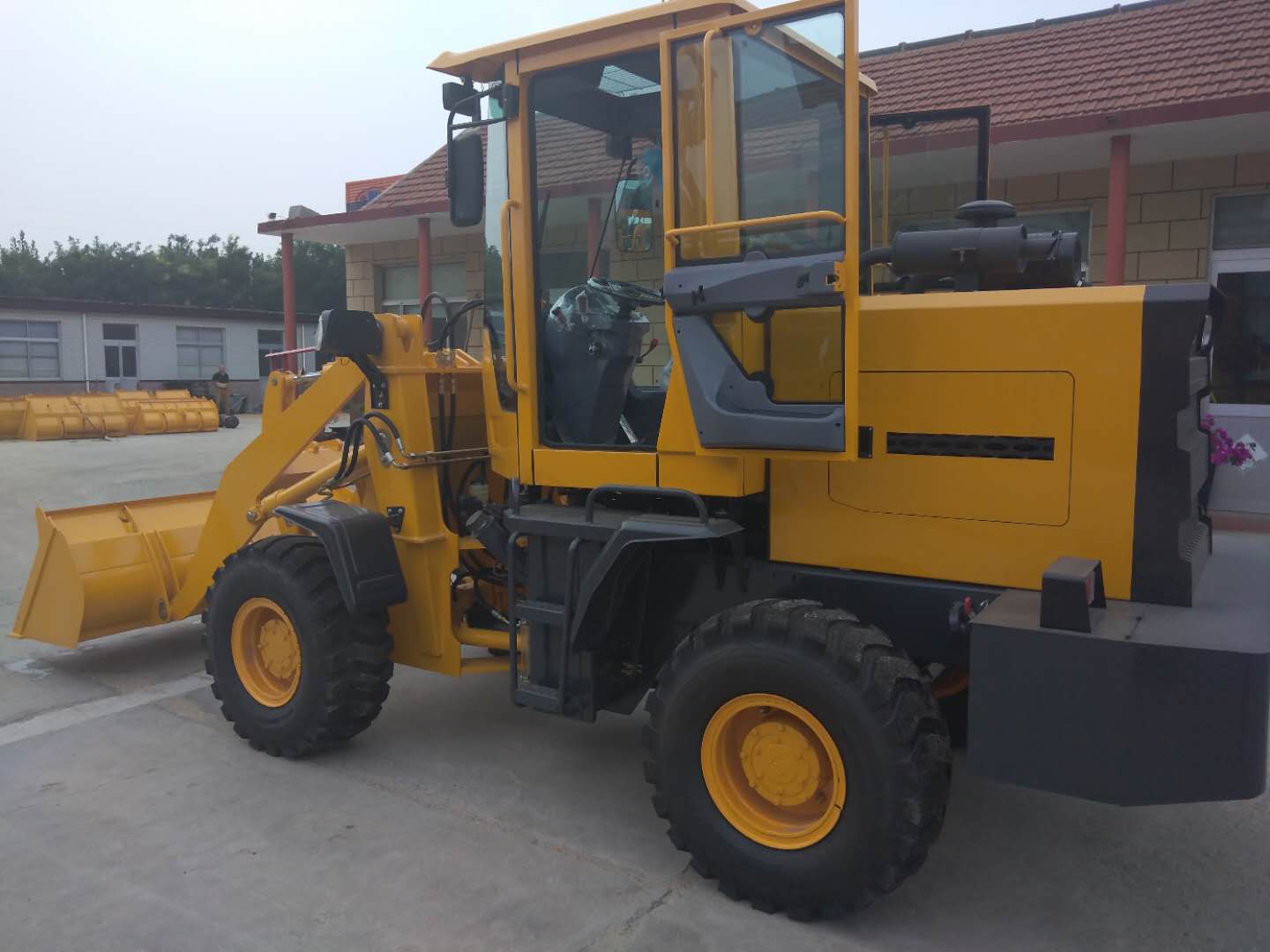 合創(chuàng)機(jī)械建筑工程專用微型裝載機(jī)小空間操作方便單缸25馬力